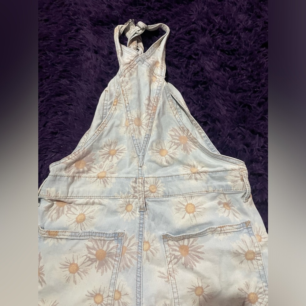 White , daisy overalls